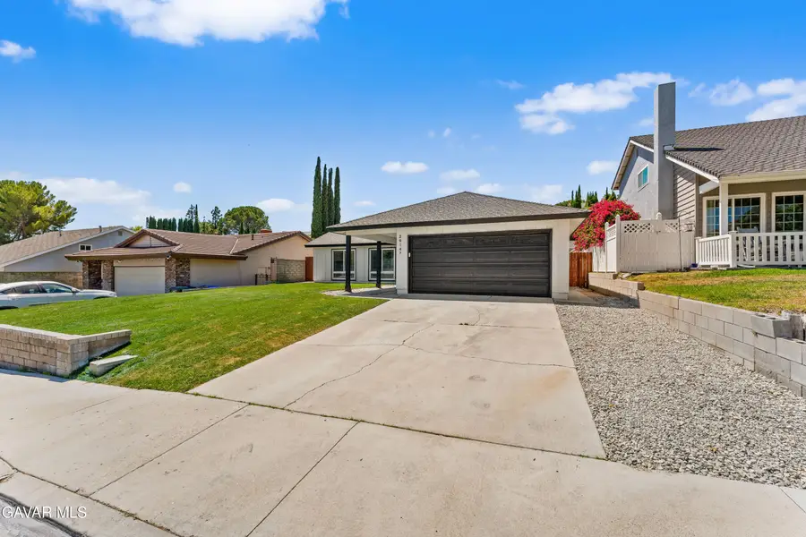 29147 Lotusgarden Drive, Santa Clarita, CA 91387 - #2
