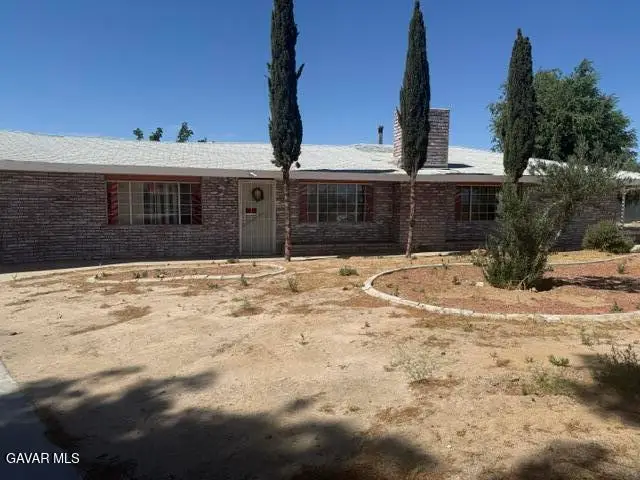 1525 W Avenue M, Lancaster, CA 93534 - #1