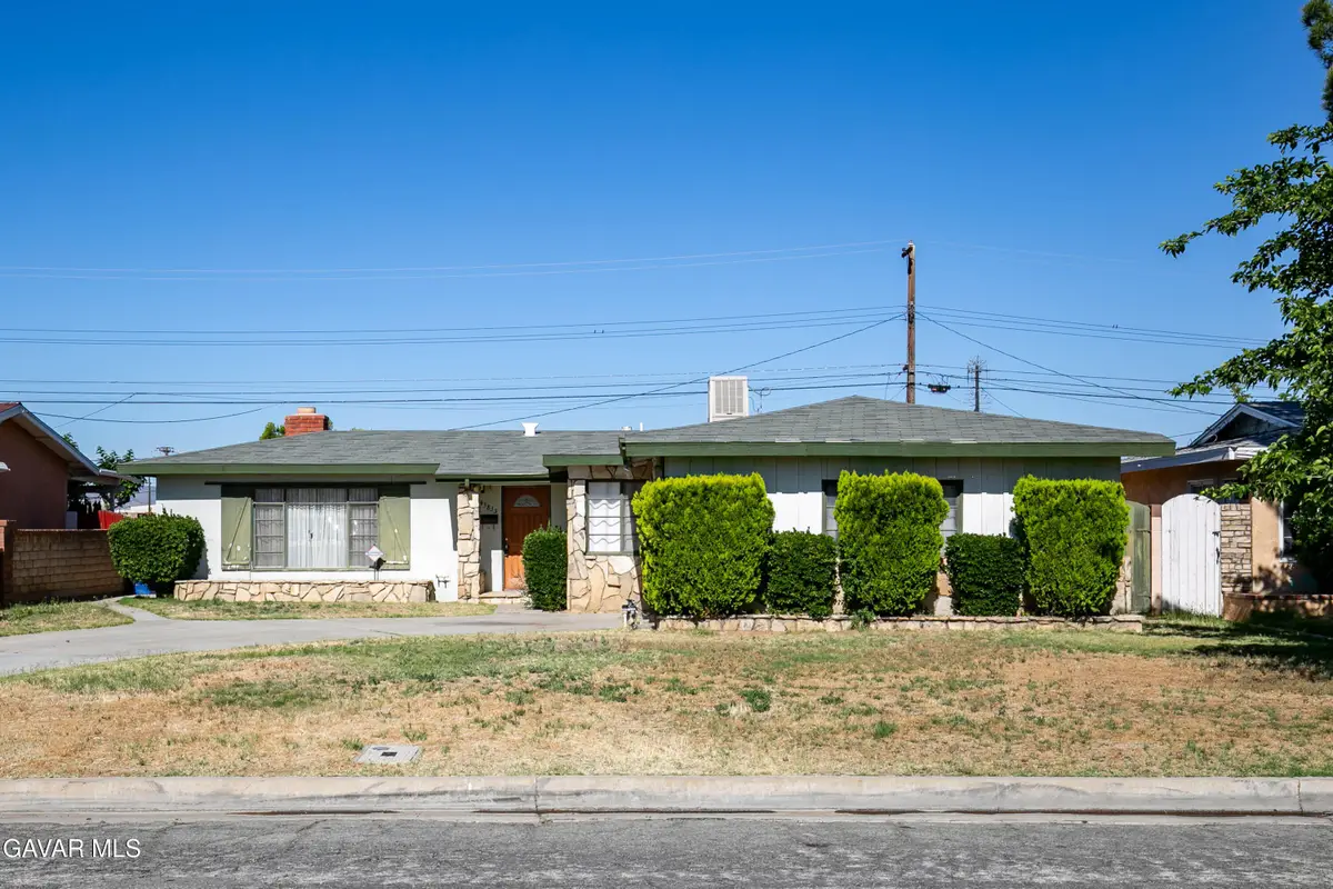 43835 2nd Street E, Lancaster, CA 93535 - #1