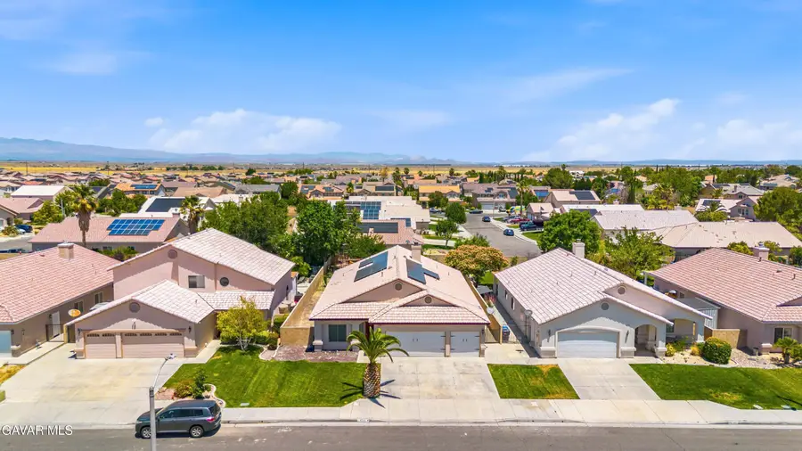 4121 W Avenue J6, Lancaster, CA 93536 - #3