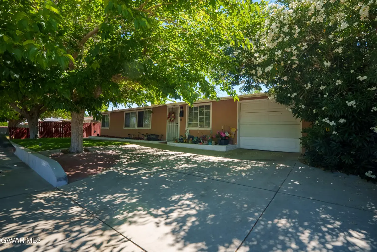 45426 Genoa Avenue, Lancaster, CA 93534 - #1