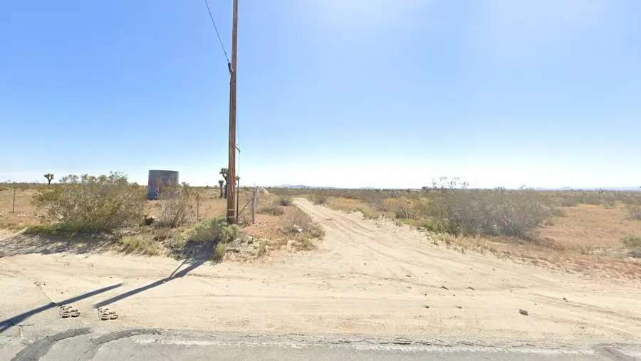 19700 E Avenue H4, North Antelope Valley, CA 93535 - #2