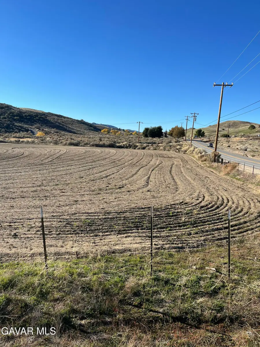 Elizabeth Lake Road # Vic90t, Leona Valley, CA 93551 - #3