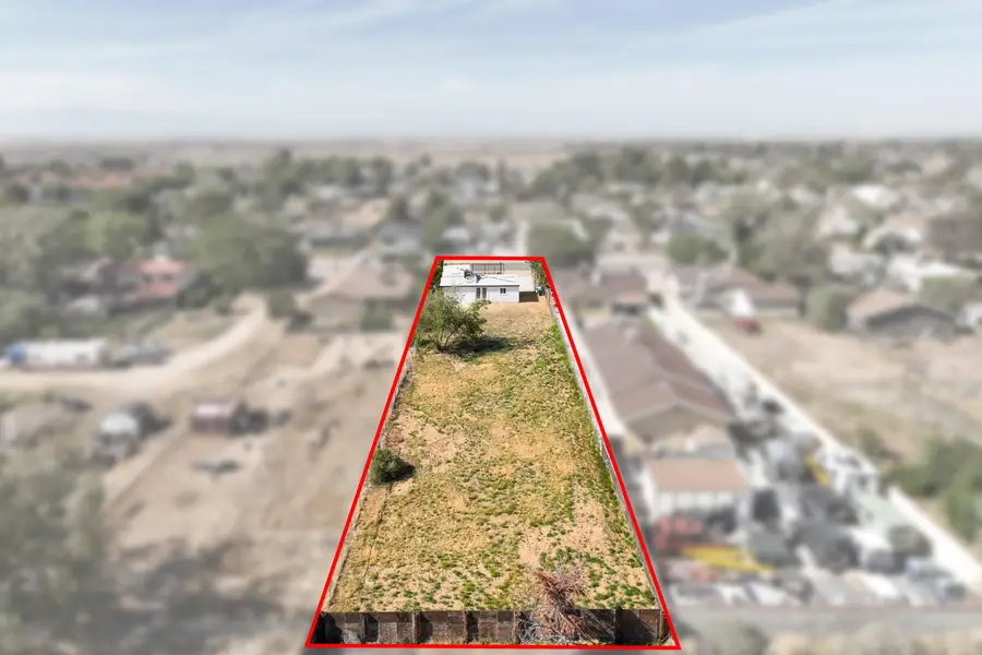 5320 W Avenue L4, Quartz Hill, CA 93536 - #2