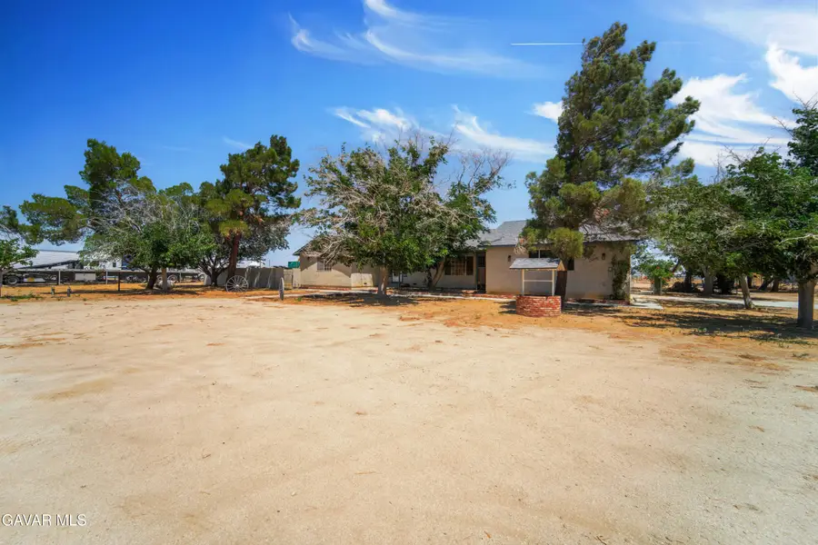 8327 W Avenue I, Lancaster, CA 93536 - #3