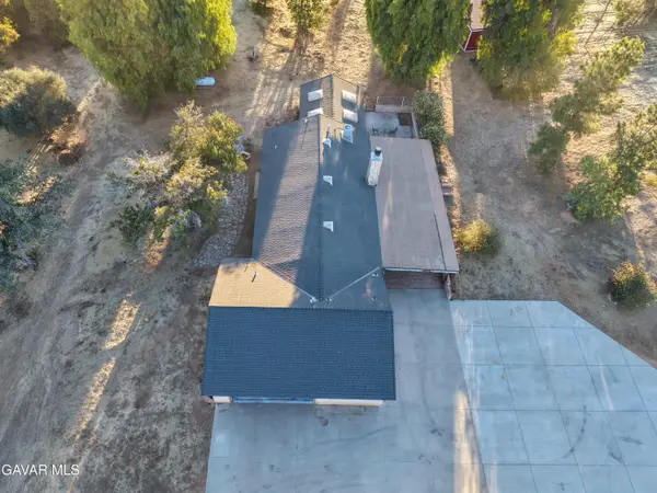 33201 Barber Road, Agua Dulce, CA 91390