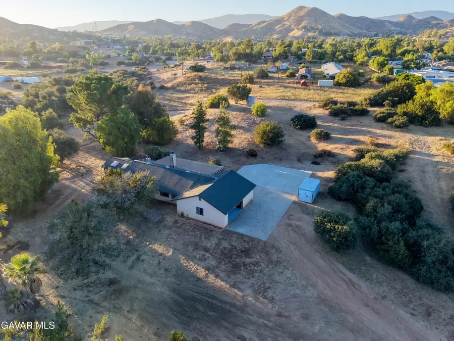 33201 Barber Road, Agua Dulce, CA 91390 - #2