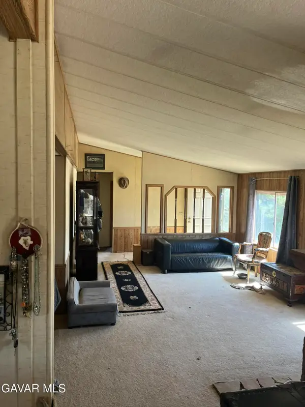 10247 E Avenue S, Littlerock, CA 93543
