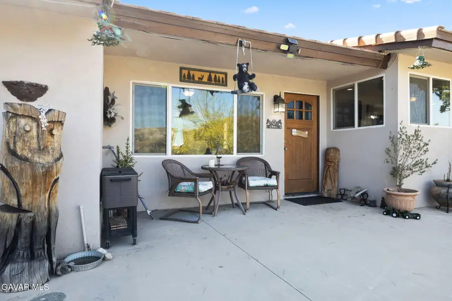 30325 N Brandywine Canyon Road, Canyon Country, CA 91351 - #2