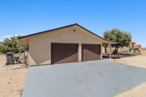 8734 Vientos Drive, Leona Valley, CA 93551