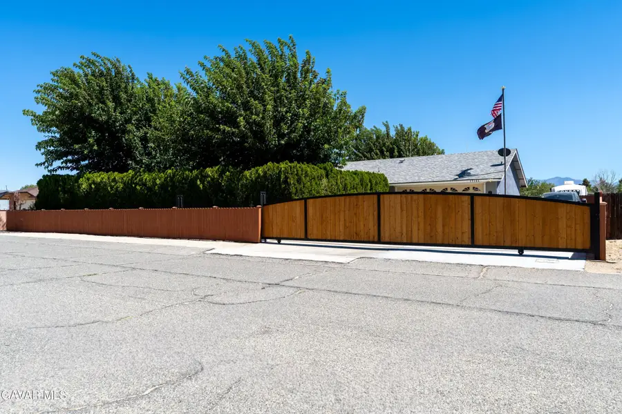 17164 Schollview Avenue, Lake Los Angeles, CA 93591 - #2