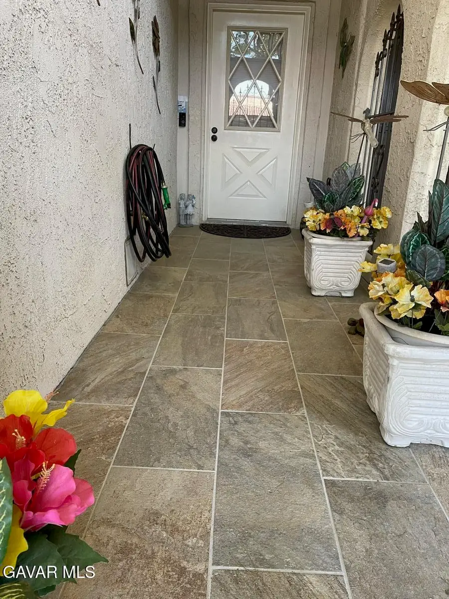 206 Hawk Lane, Palmdale, CA 93551 - #2
