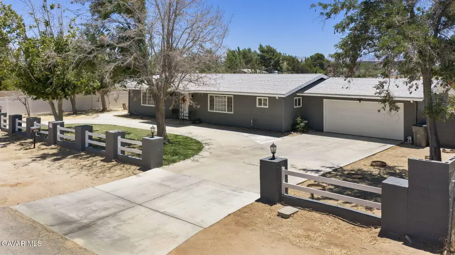 1342 W Avenue O 4, Palmdale, CA 93551 - #3