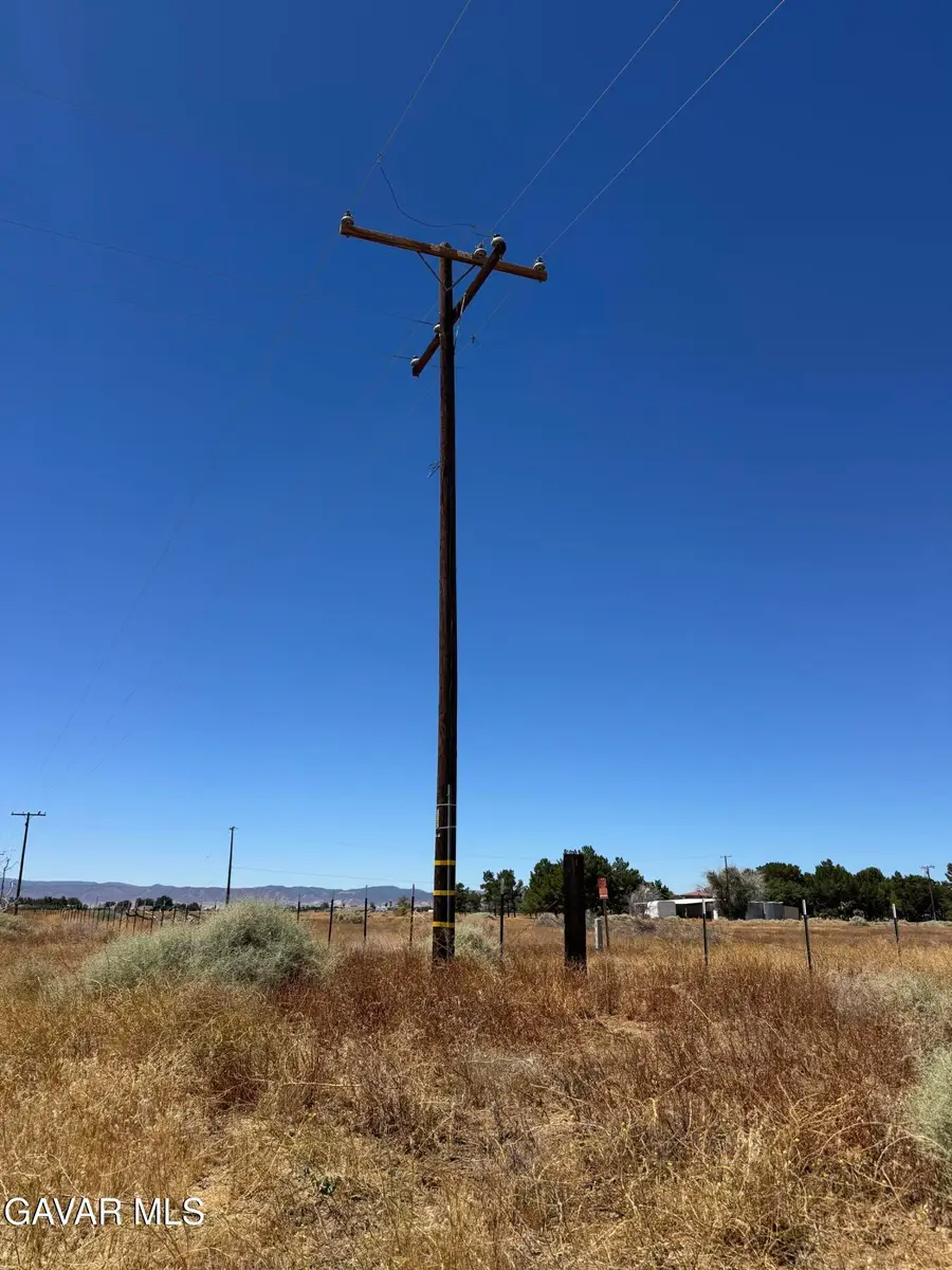 Ave B 8 W Ave B8 Vic 83 Stw, Lancaster, CA 93536 - #2