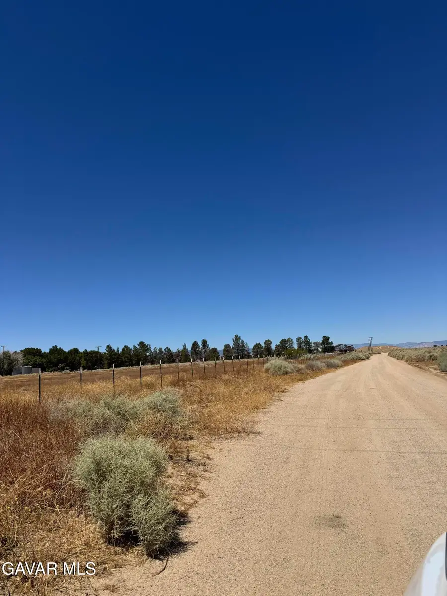 Ave B 8 W Ave B8 Vic 83 Stw, Lancaster, CA 93536 - #3