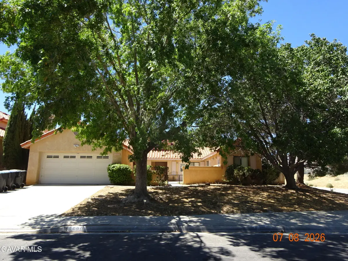 5680 W Avenue L2, Lancaster, CA 93536 - #1