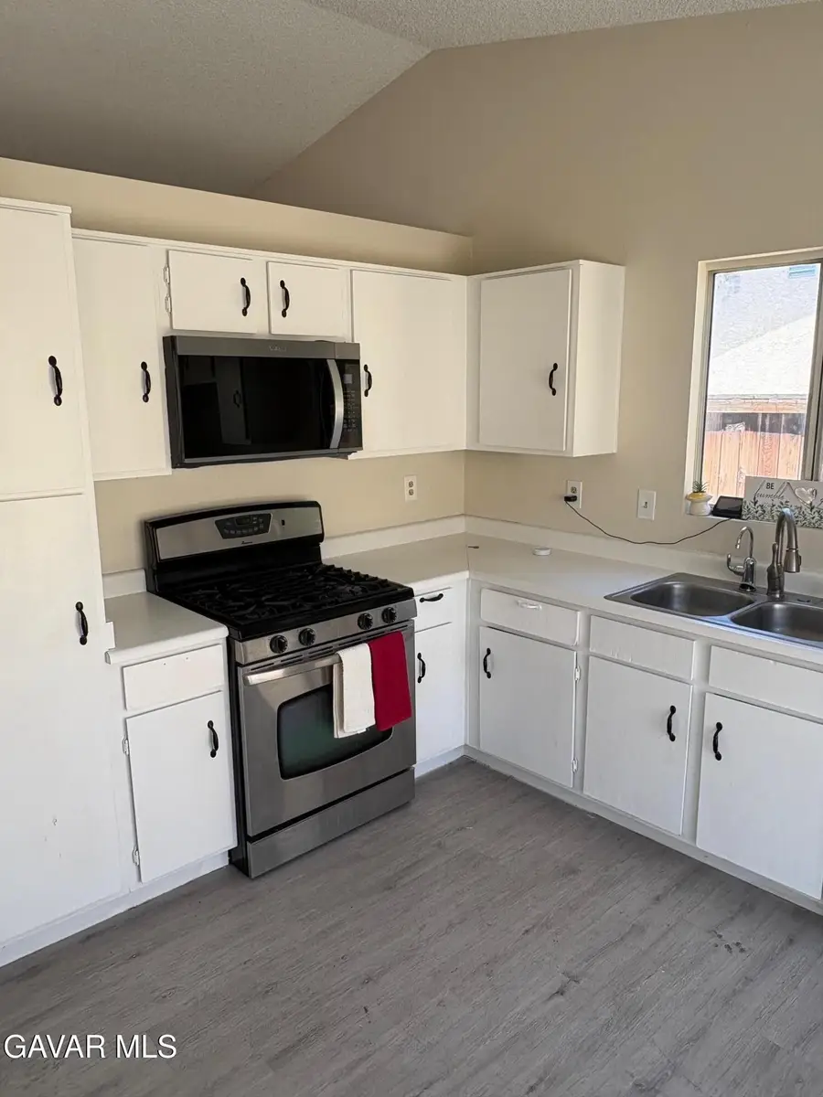 1325 Bradford Avenue, Rosamond, CA 93560 - #2