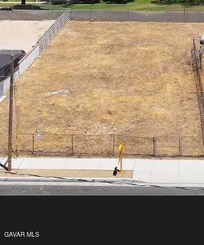 E 9th Street, Palmdale, CA 93550 - #3
