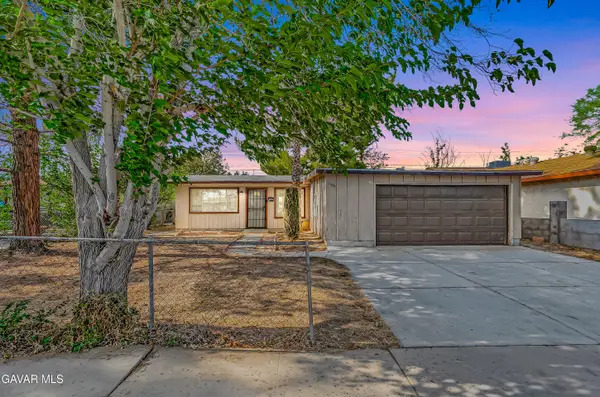 1033 W Holguin Street, Lancaster, CA 93534