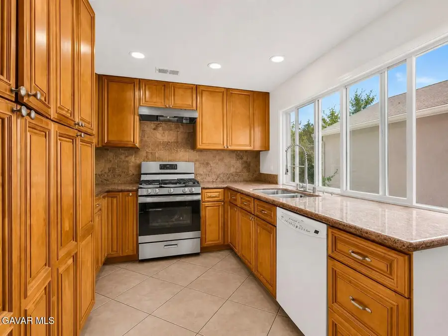 25790 Parada Drive, Santa Clarita, CA 91355 - #2