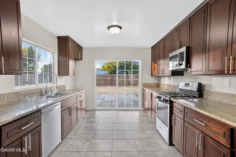 1109 W Oldfield Street, Lancaster, CA 93534 - #3