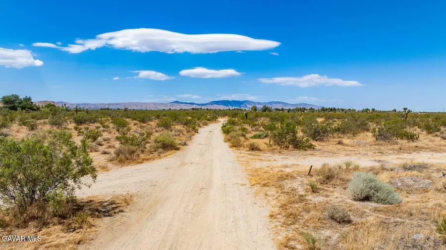 17 Desarae Street, Mojave, CA 93501 - #2