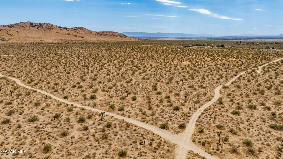 17 Desarae Street, Mojave, CA 93501 - #3