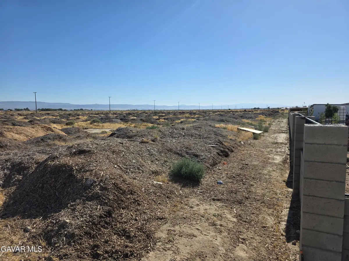 Division St Vic Ave F4 # F4, Lancaster, CA 93535 - #1