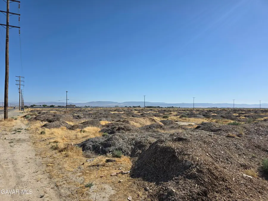 Division St Vic Ave F4 # F4, Lancaster, CA 93535 - #2