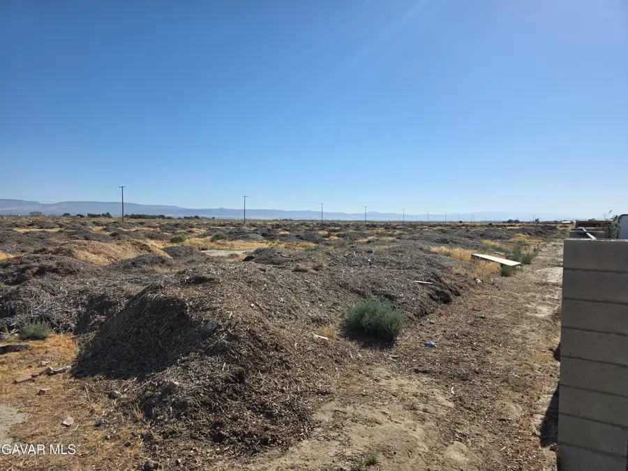 Division St Vic Ave F4 # F4, Lancaster, CA 93535 - #3