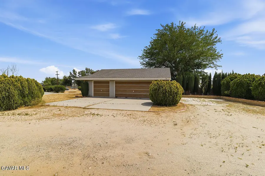 2350 W Avenue M8 Avenue, Palmdale, CA 93551 - #2