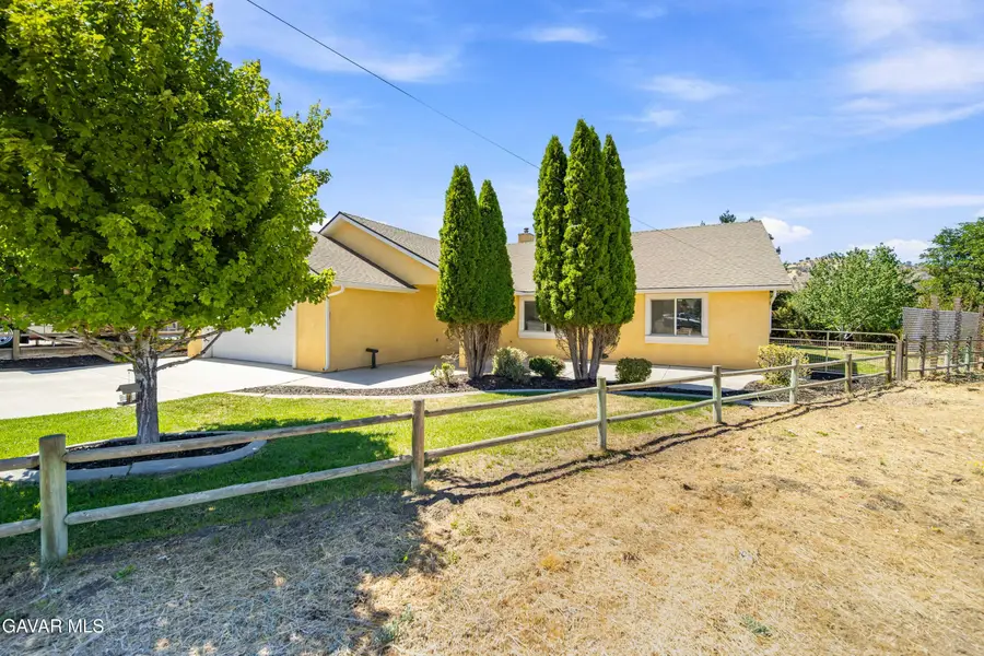 18101 Ghost Town Street, Tehachapi, CA 93561 - #2