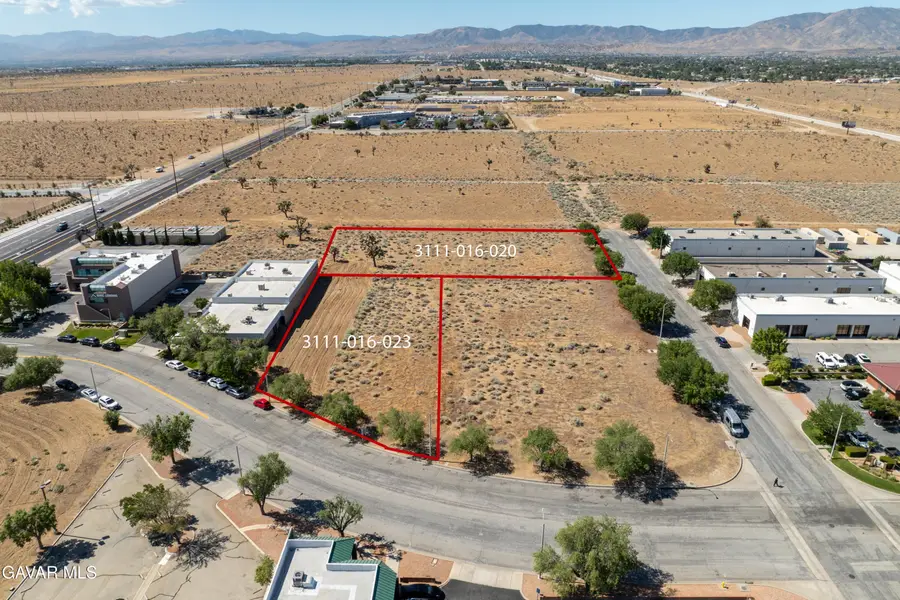 W Cor 11th Stw # M4, Palmdale, CA 93551 - #2
