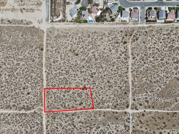 Q 12 Vic Avenue R 57th Ste, Palmdale, CA 93550
