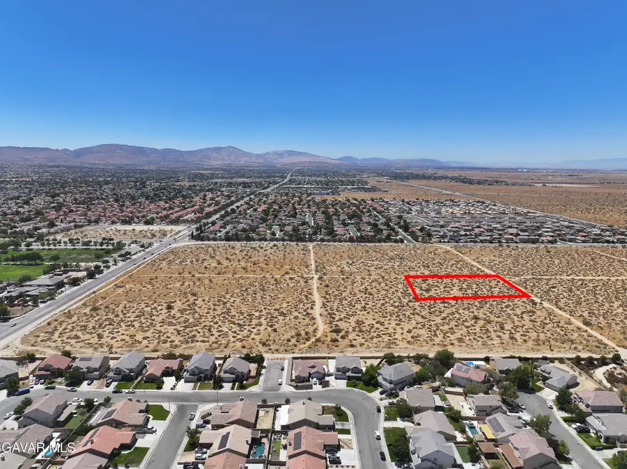 Q 12 Vic Avenue R 57th Ste, Palmdale, CA 93550 - #3