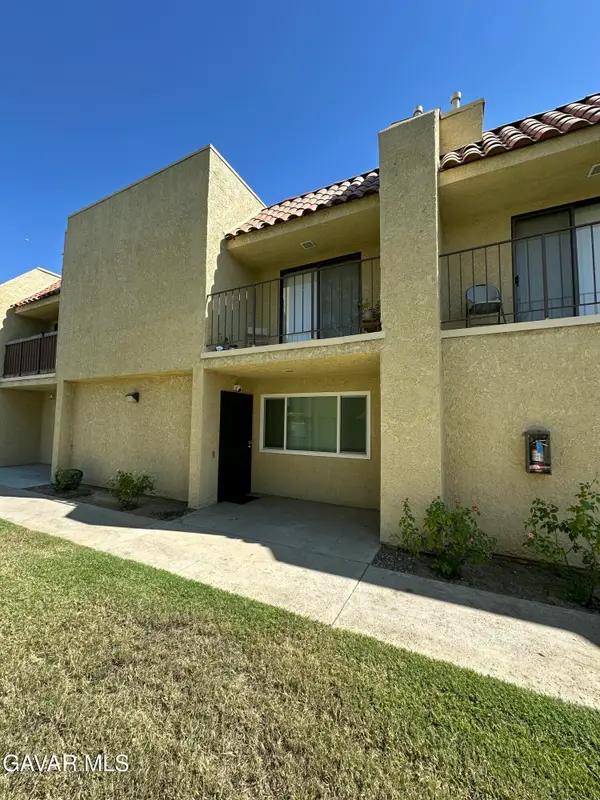 44200 Kingtree Avenue #Unit 19, Lancaster, CA 93534