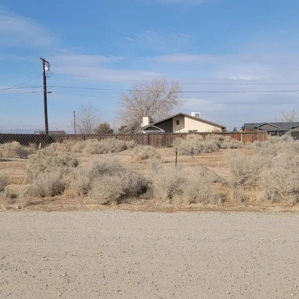 8237 Evergreen Avenue, California City, CA 93505