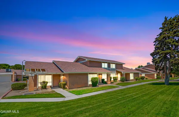 2929 W Avenue J4, Lancaster, CA 93536
