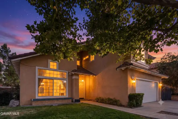 3022 Caruso Lane, Lancaster, CA 93536