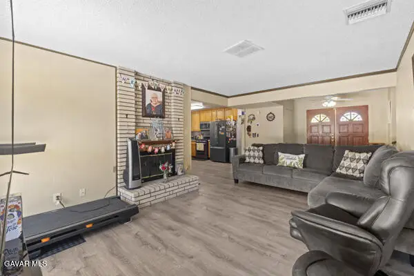 554 W Avenue J-11, Lancaster, CA 93534 - #2