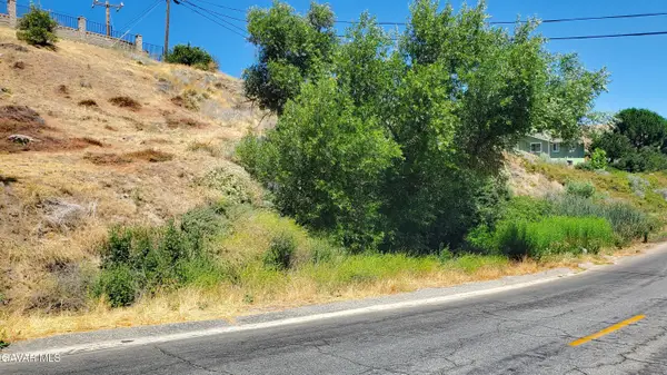 Ranch Club Rd, Lake Elizabeth, CA 93532