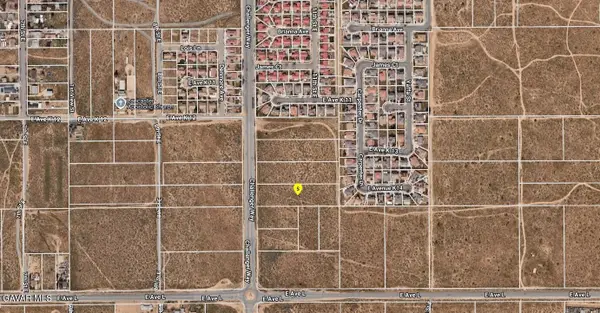 Challenger Wy Vic Avenue # L, Lancaster, CA 93535