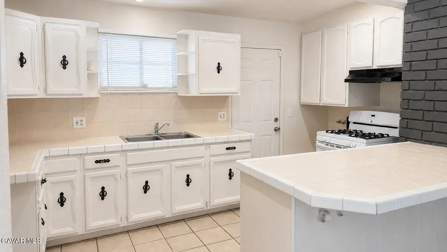 1023 W Avenue H1, Lancaster, CA 93534 - #3