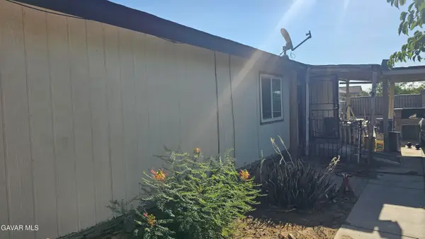 9833 E Avenue S-8, Littlerock, CA 93543