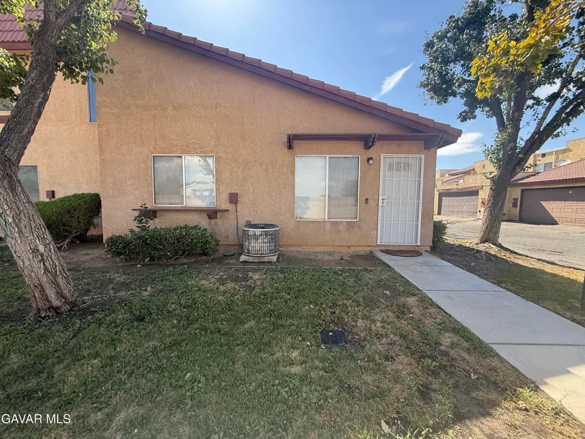 1750 E Avenue Q14 #Apt 20, Palmdale, CA 93550 - #1