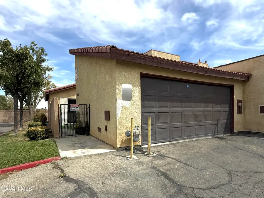 1750 E Avenue Q14 #Apt 20, Palmdale, CA 93550 - #3