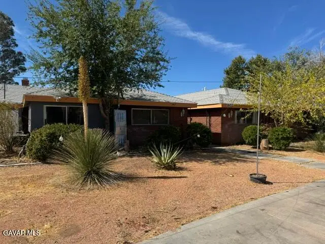 1902 W Avenue L, Lancaster, CA 93534 - #1