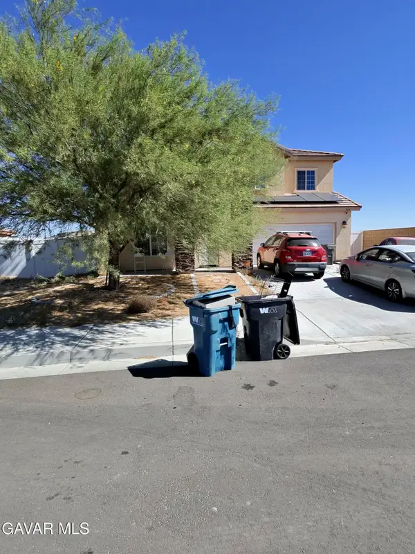 5637 W Avenue J15, Lancaster, CA 93536