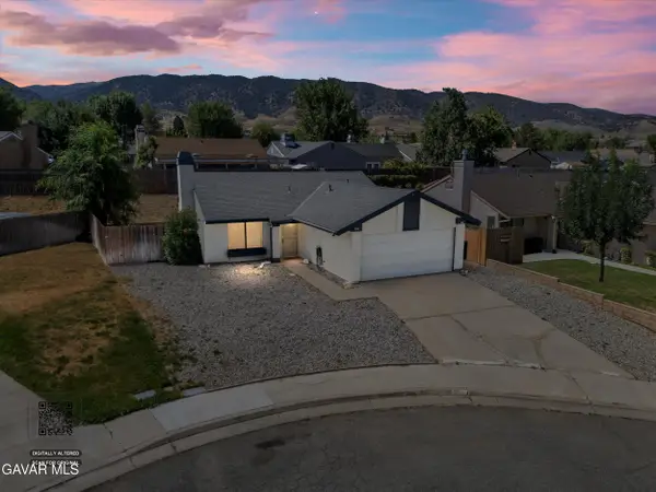 206 Meadowbrook Court, Tehachapi, CA 93561