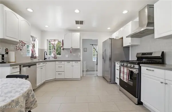 16775 Sierra Highway, Canyon Country, CA 91351